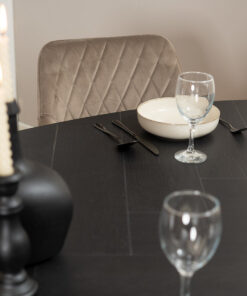 bronx71-eettafel-visgraat-zwart-ovaal-ilva-pvc-2408