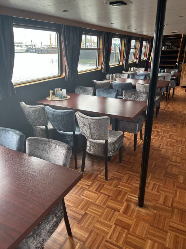 Inrichting restaurant Party Boot