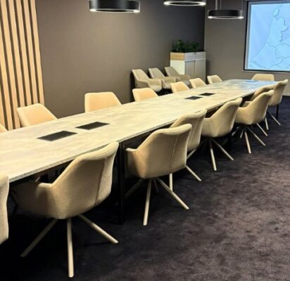 Handel in geluk - Meubilair voor horeca- en projectinrichting