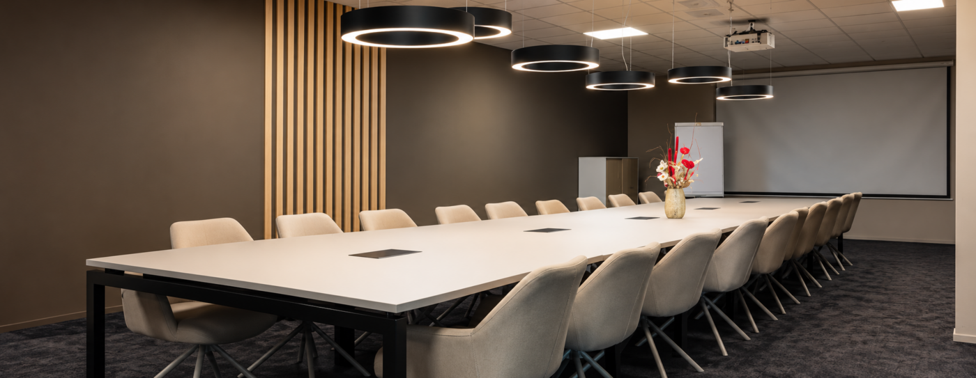 Handel in geluk - Meubilair voor horeca- en projectinrichting